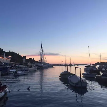 Maslinica, Otok Solta, Whole House With Teracce Holiday home *